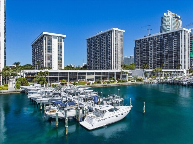 Building Photo - 1915 Brickell Ave