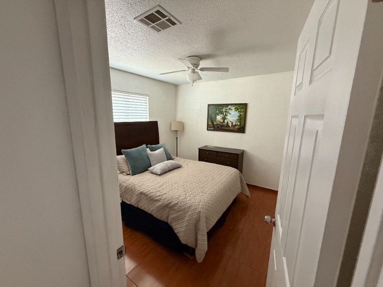 Building Photo - 7241 Village Dr