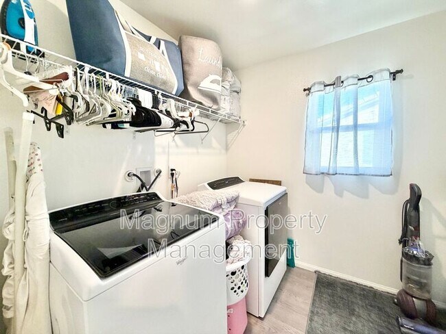 Building Photo - 30120 Crescent Pointe Wy
