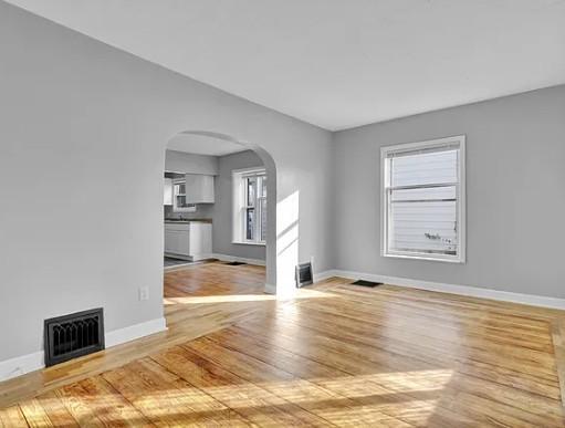 Building Photo - 405 E Hodge Ave