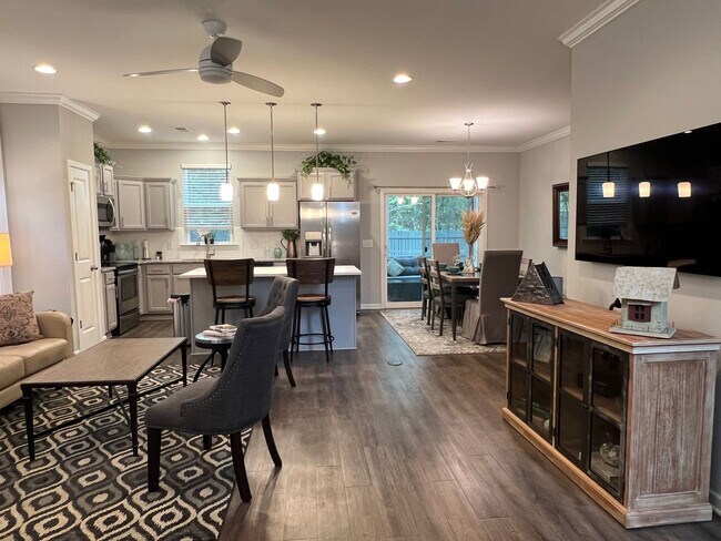 Building Photo - FURNISHED Three Bedroom Wellstone Model Home