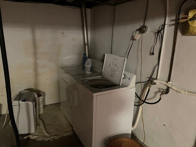 Building Photo - 2206 Pacific St