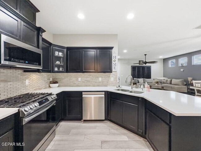 Building Photo - 13655 Stonor Ct