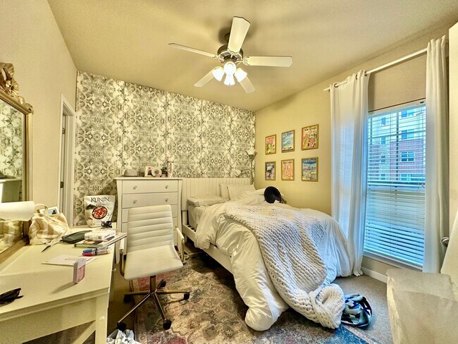 Building Photo - 1418 S 10th St