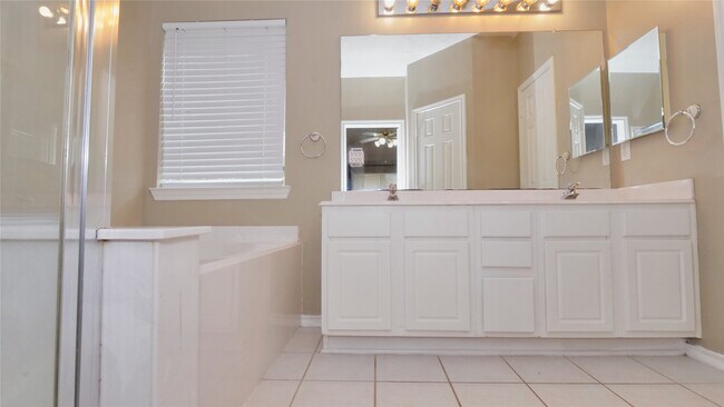 Building Photo - 5105 Caprock Dr