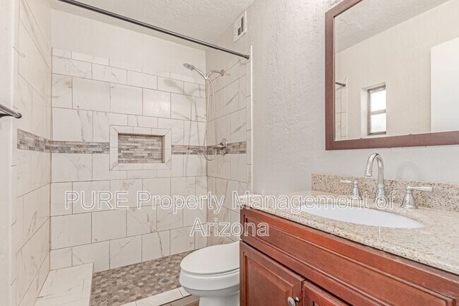 Building Photo - 13849 N 48th Ave