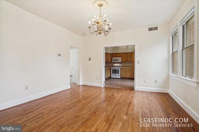 Building Photo - 1725 Lanier Pl NW