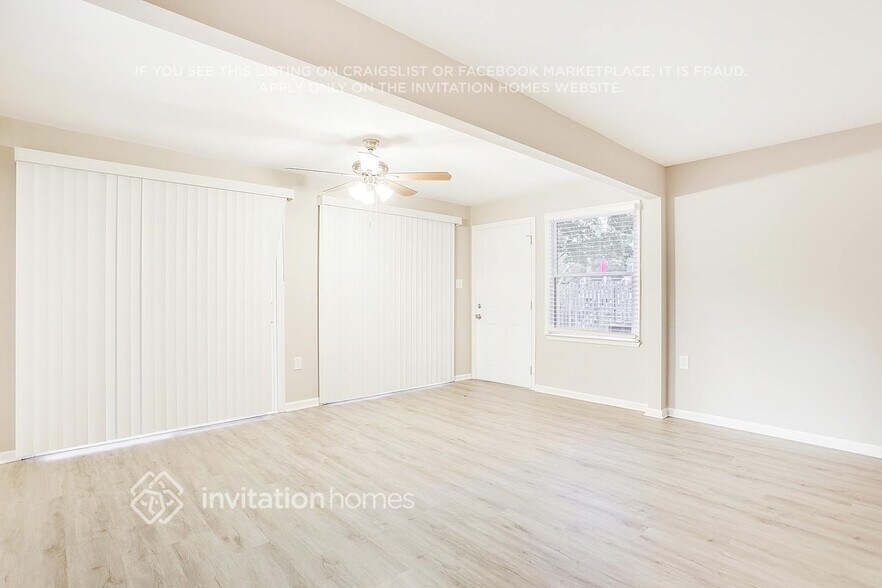 Building Photo - 2230 Rolland St