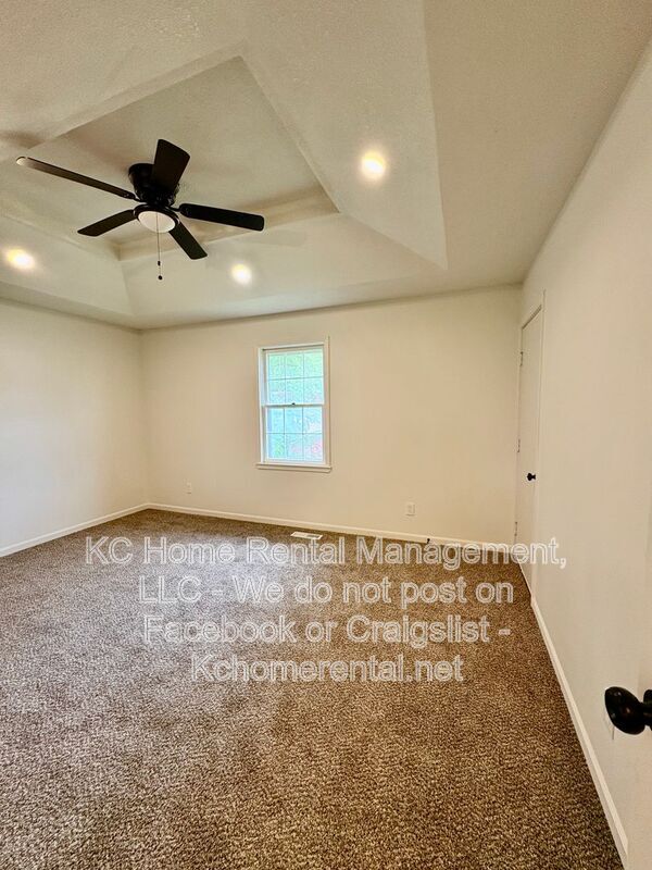 Building Photo - 307 E Main St