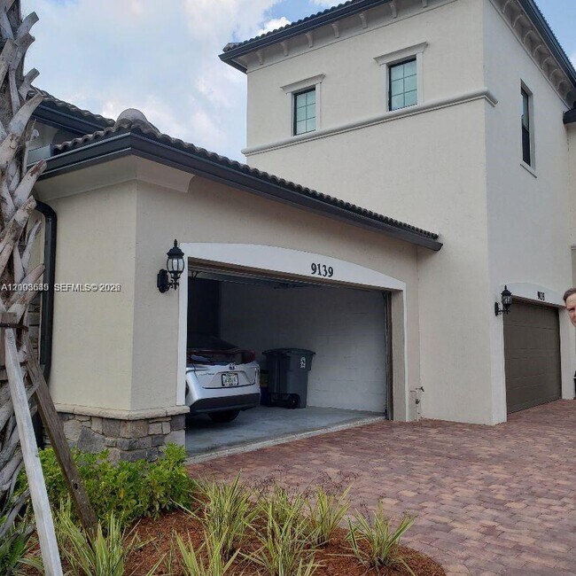 Building Photo - 9139 Passiflora Wy