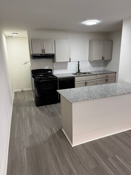 Building Photo - 512 Imperial Valley Dr