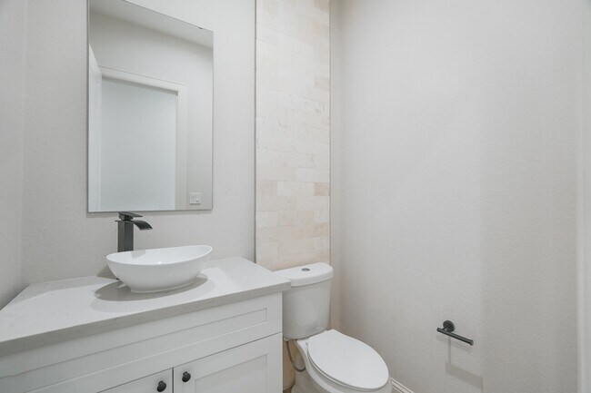 Building Photo - 25018 Rhett Butler Ct