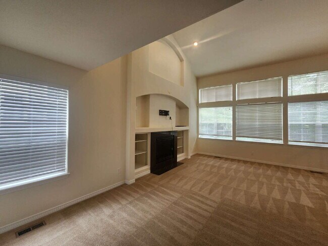 Building Photo - Beautiful 4 Bedroom Home In Beacon Point! Cherry Creek Schools!