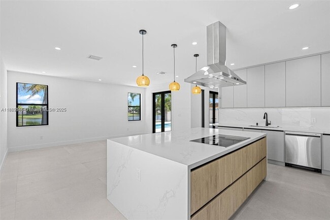 Building Photo - 8946 NW 176th Ln