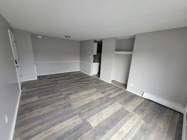 Building Photo - 13430 Euclid Ave