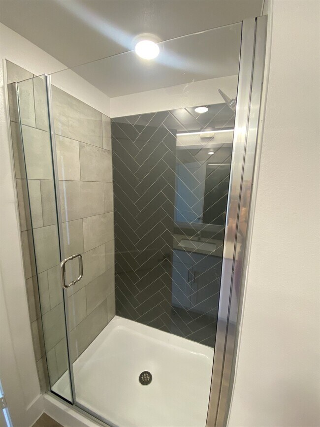 Building Photo - 201 W Bufford St