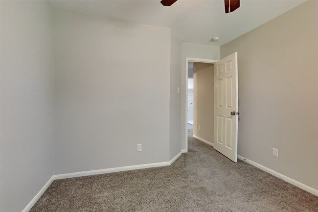 Building Photo - 16624 Foursquare Dr