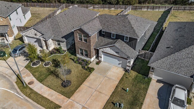 Building Photo - 38746 Yellowstone Dr