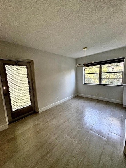 Building Photo - 244 Sheffield J