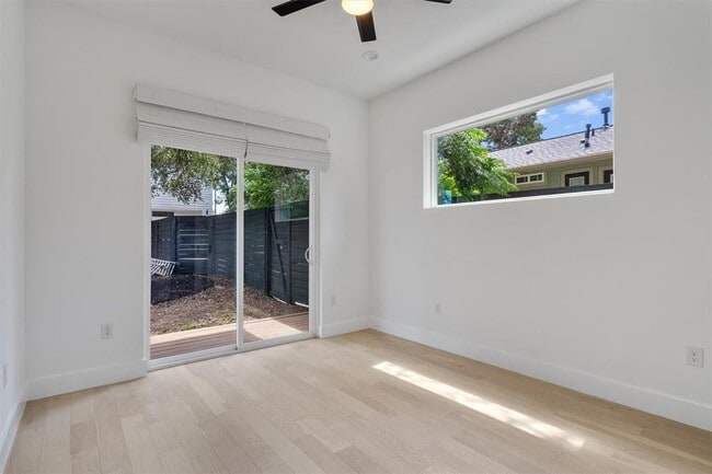 Building Photo - 4712 Reyes St
