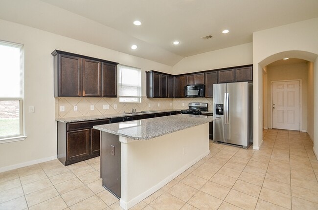Building Photo - 16608 Spirit Lake Ct