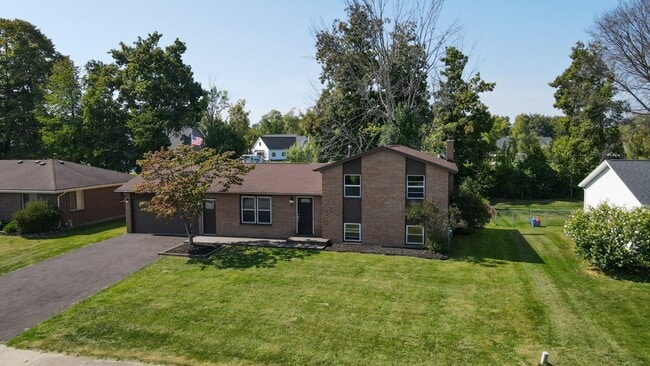 Building Photo - 202 Spring Tree Ln