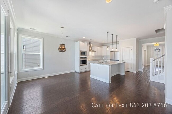 Building Photo - 2219 Midden Dr