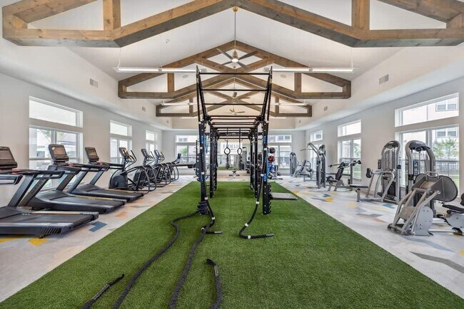 Building Photo - Don’t Miss Out | 6 Weeks Free + Prime Location!