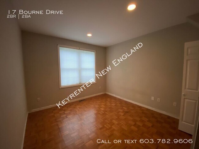 Building Photo - 17 Bourne Dr