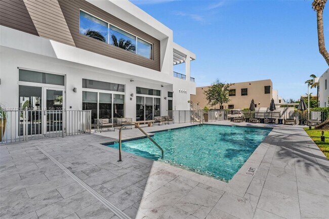 Building Photo - 9870 NW 74th Terrace