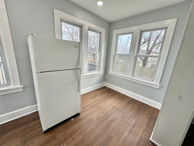 Building Photo - 86 S Fulton St