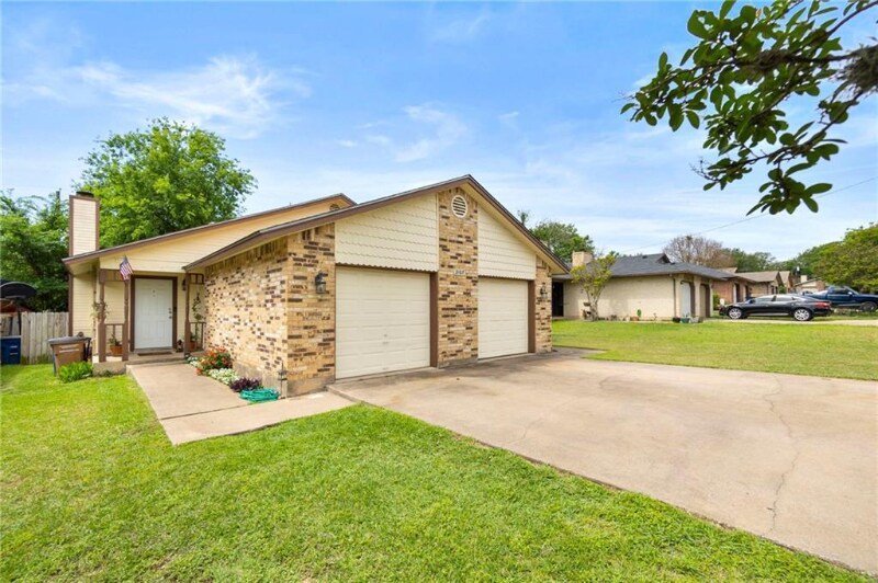 Building Photo - 2107 Courtney St