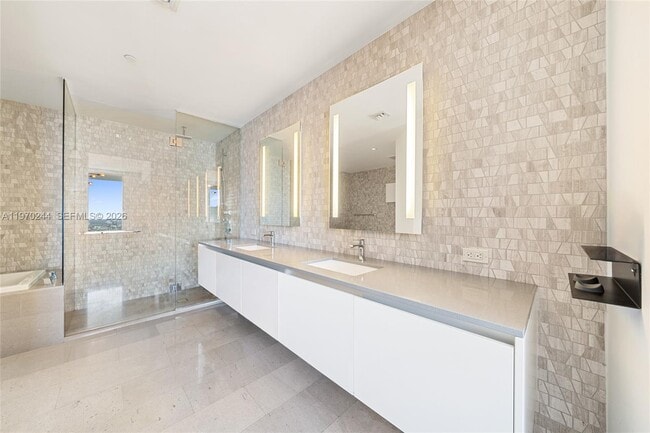 Building Photo - 88 SW 7th St