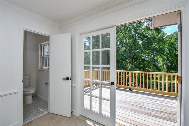 Building Photo - 17040 Birmingham Rd