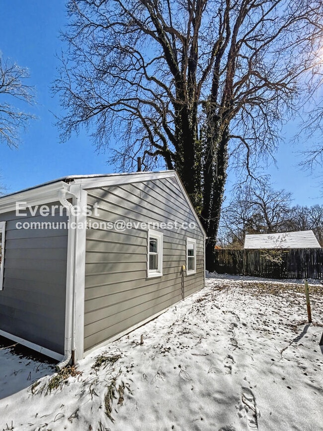 Building Photo - 1006 Turner Rd