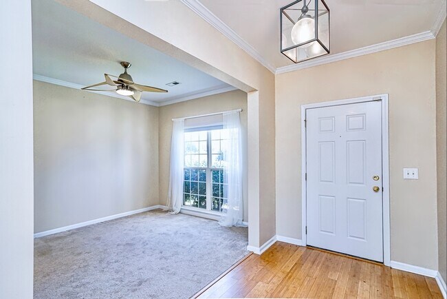 Building Photo - 545 Smoothstone Dr