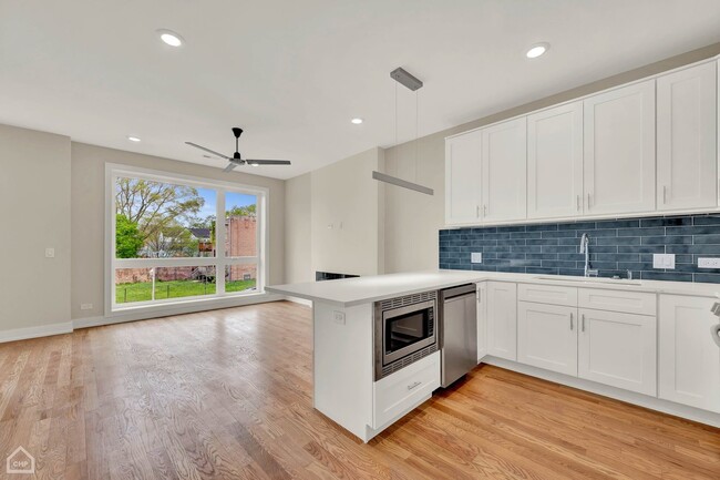 Building Photo - 4607 S St Lawrence Ave