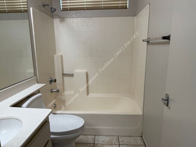Building Photo - *** Please call us @ 661-266-1400 for info...