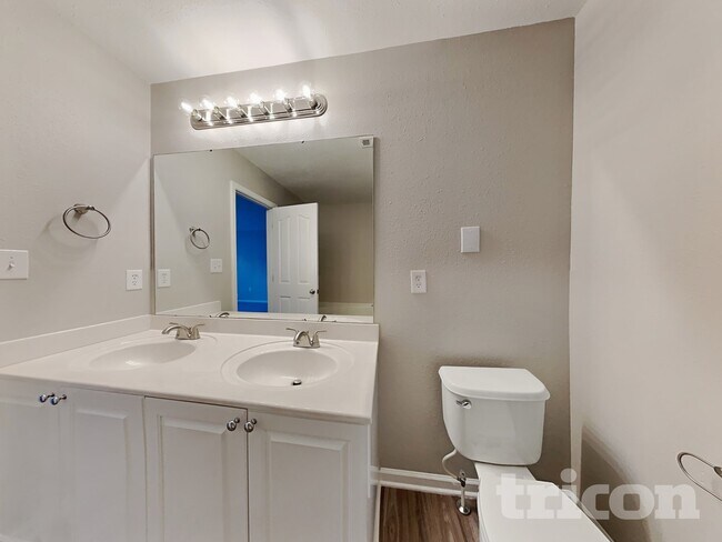 Building Photo - 4846 Autumn Oak Dr
