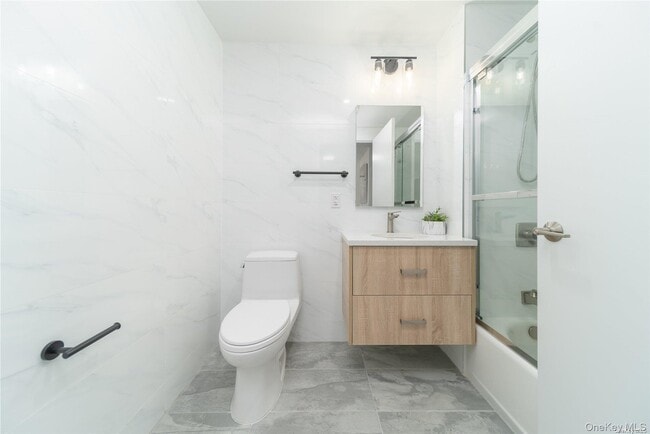 Building Photo - 131-19 Fowler Ave