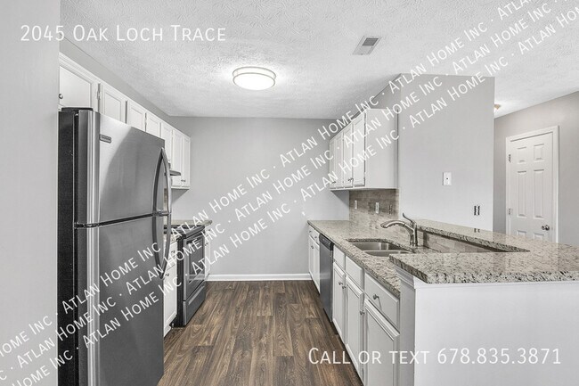 Building Photo - 2045 Oak Loch Trace