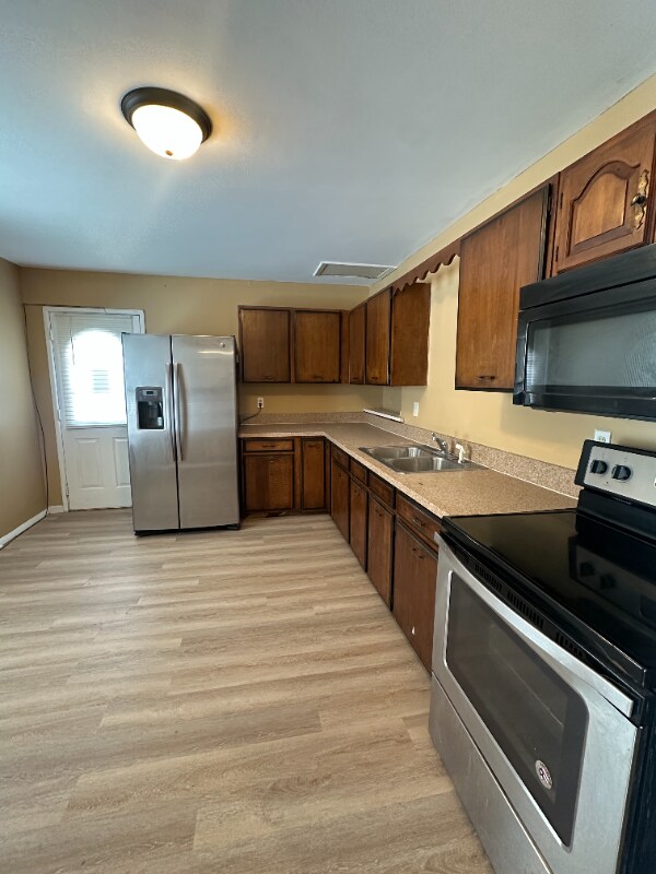 Building Photo - 1204 N 6th St