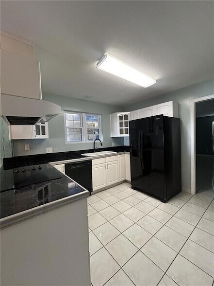 Building Photo - 3725 Lilac Ln