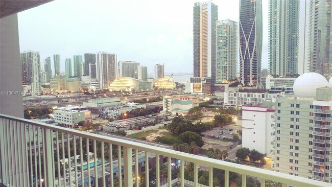 Building Photo - 850 N Miami Ave