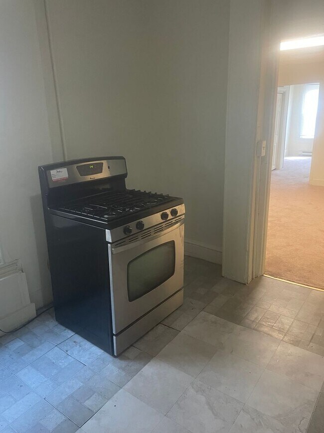 Building Photo - 729 W Lafayette St