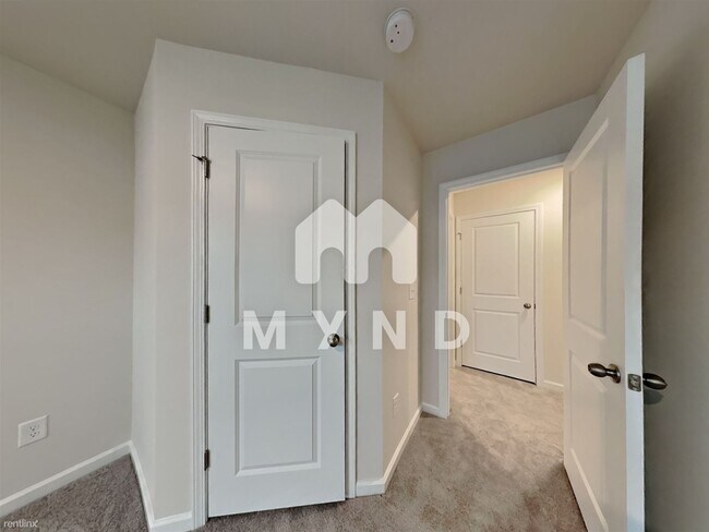 Building Photo - 3 br, 2.5 bath Townhome - 145 Eagle Chase Dr