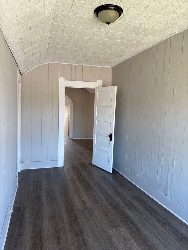 Building Photo - 931 9th Ave