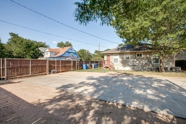 Building Photo - Beautiful, extensively renovated Historic Craftsman Triplex in North Oak Cliff
