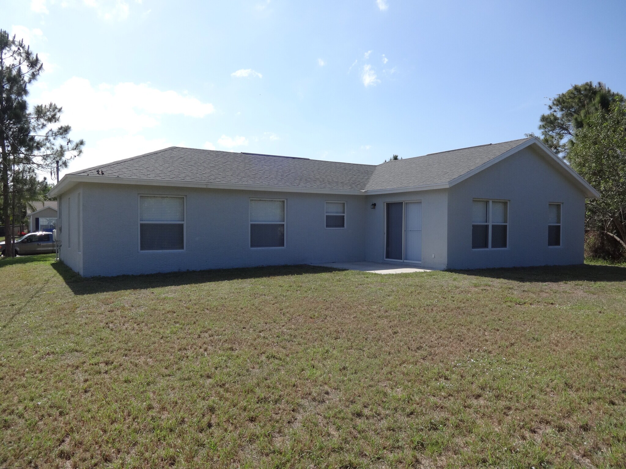 Building Photo - 3965 SW Laffite St