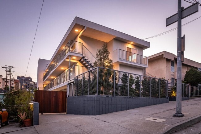 Building Photo - 713 New Depot St